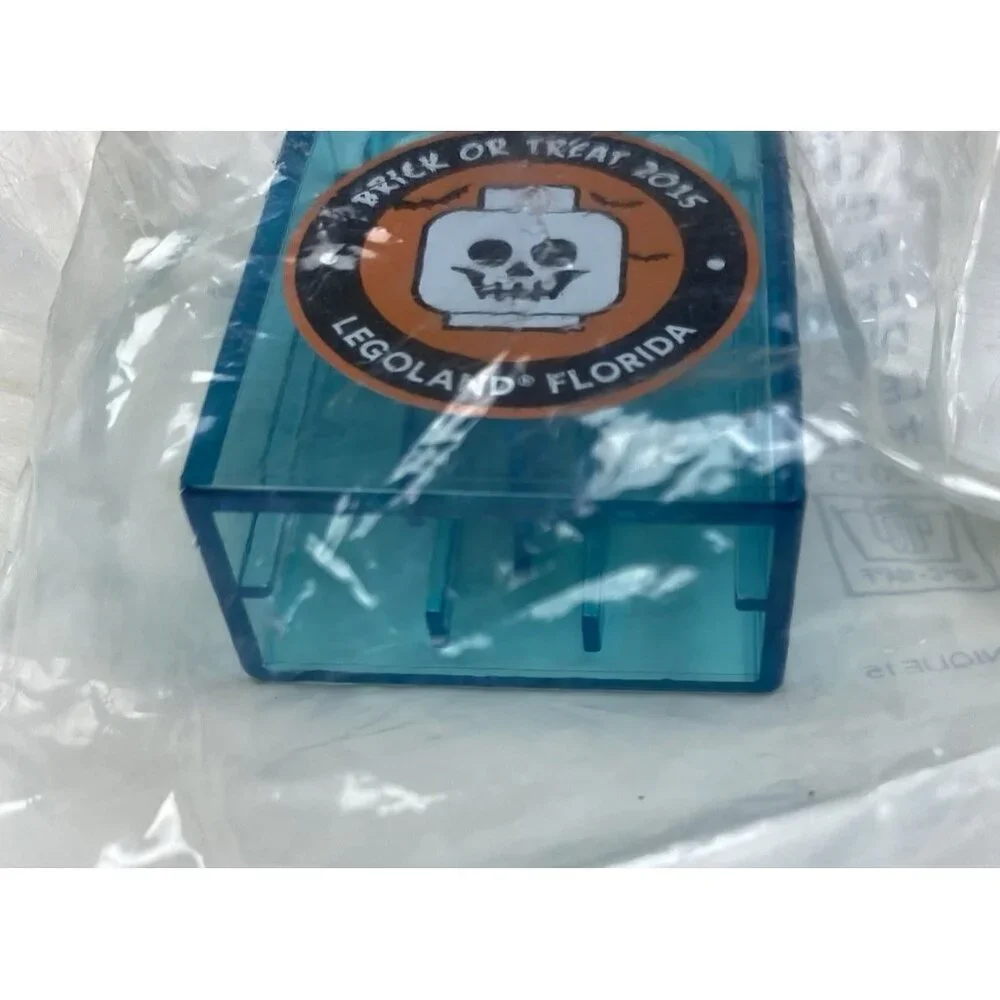 Legoland Florida Brick or Treat 2015 Skeleton Trans-Light Blue Duplo 1x2x2 Lego
